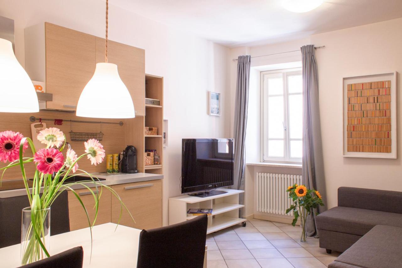 Appartement Chiare Ginestre à San Felice del Benaco Extérieur photo