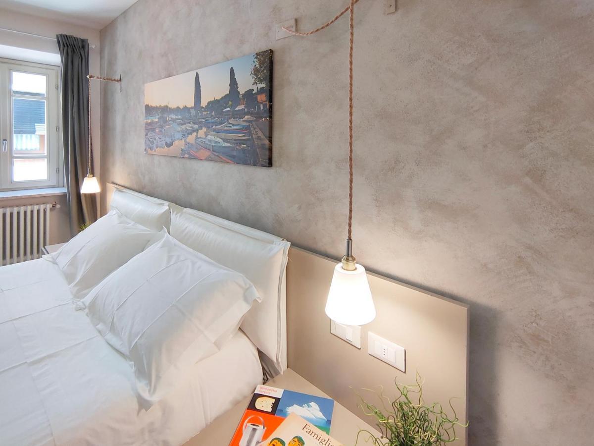 Appartement Chiare Ginestre à San Felice del Benaco Extérieur photo